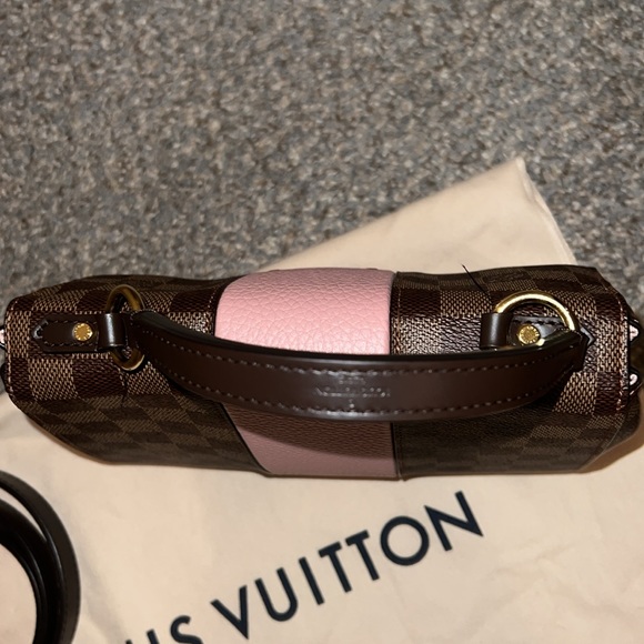 Louis Vuitton purse - Picture 5 of 16